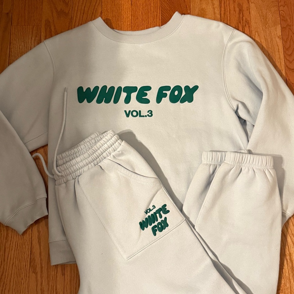 White Fox crewneck & sweatpants set
